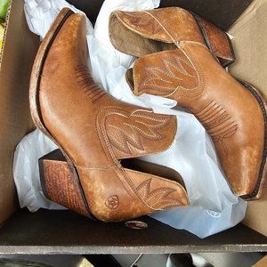 Ariat Booties 8.5